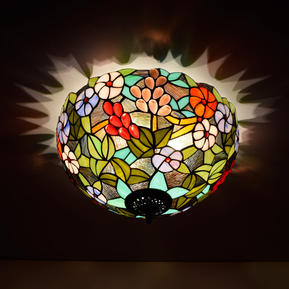 Plafonnier en Vitrail Floral Style Tiffany Dôme