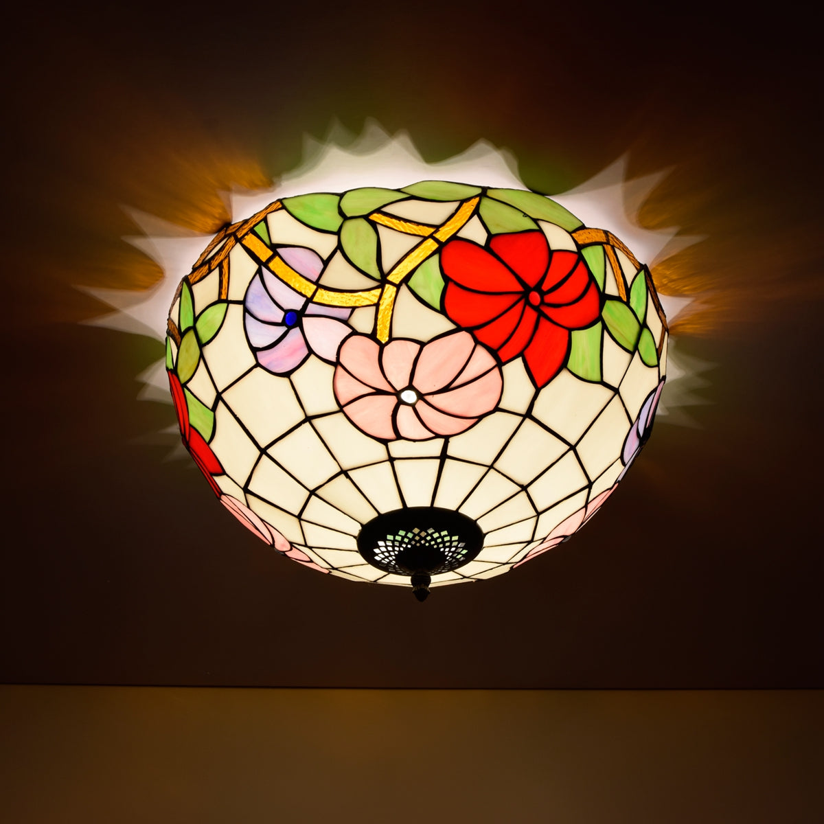 Plafonnier en Vitrail Floral Tiffany Dôme