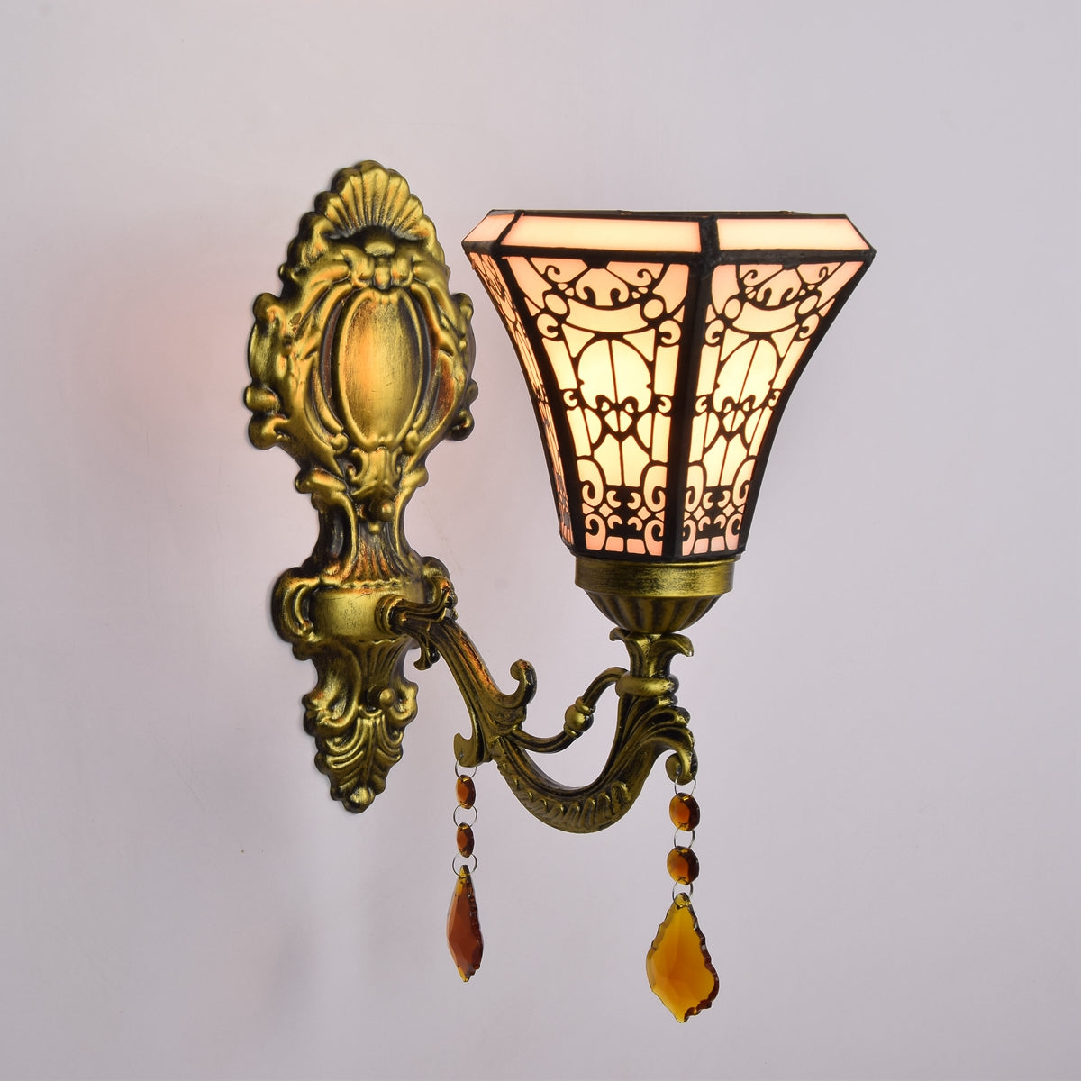 Applique Murale en Métal Doré et Verre Tiffany à Pendentifs