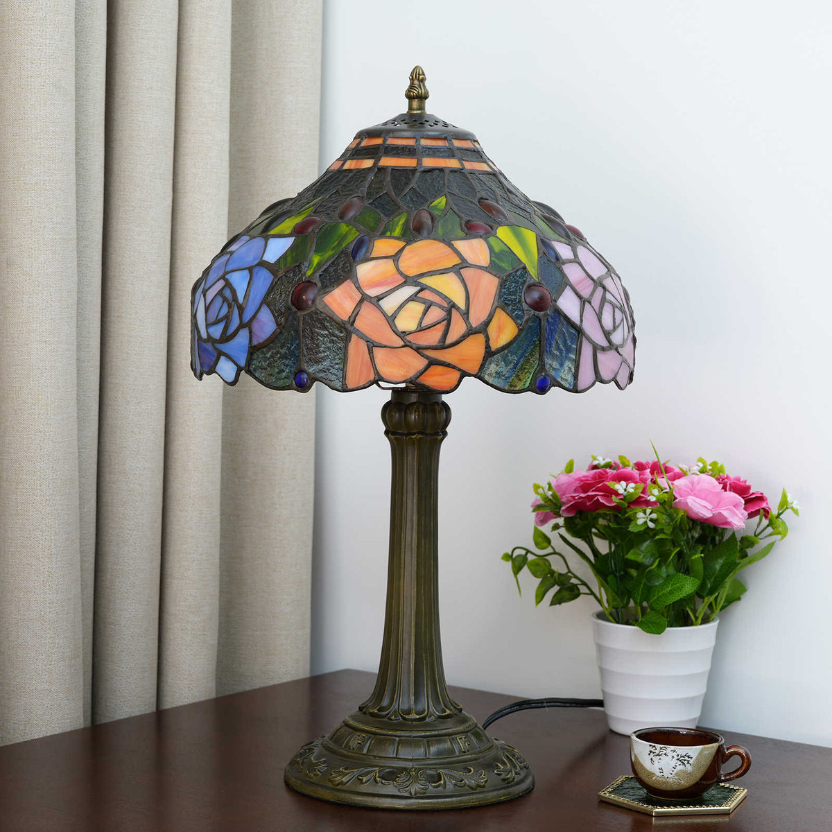 Lampe de Table Tiffany en Verre Teinté aux Roses Multicolores