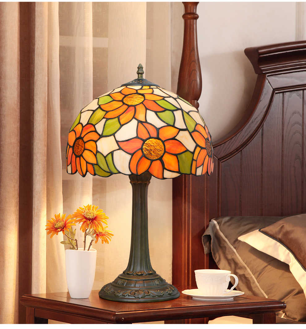 Lampe de Table Tiffany à Fleurs en Verre Teinté