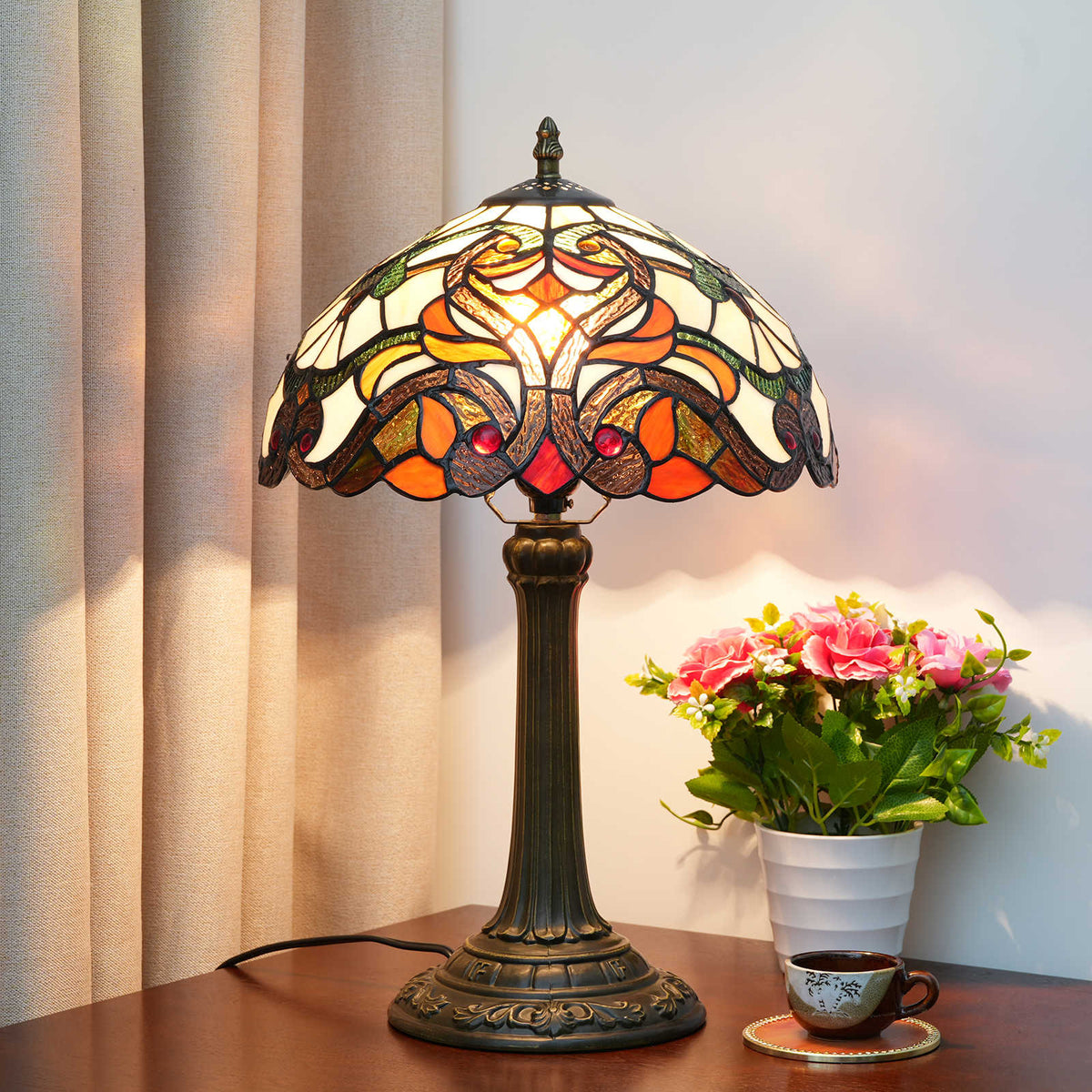 Lampe Tiffany en Vitrail Multicolore et Base Vieillie
