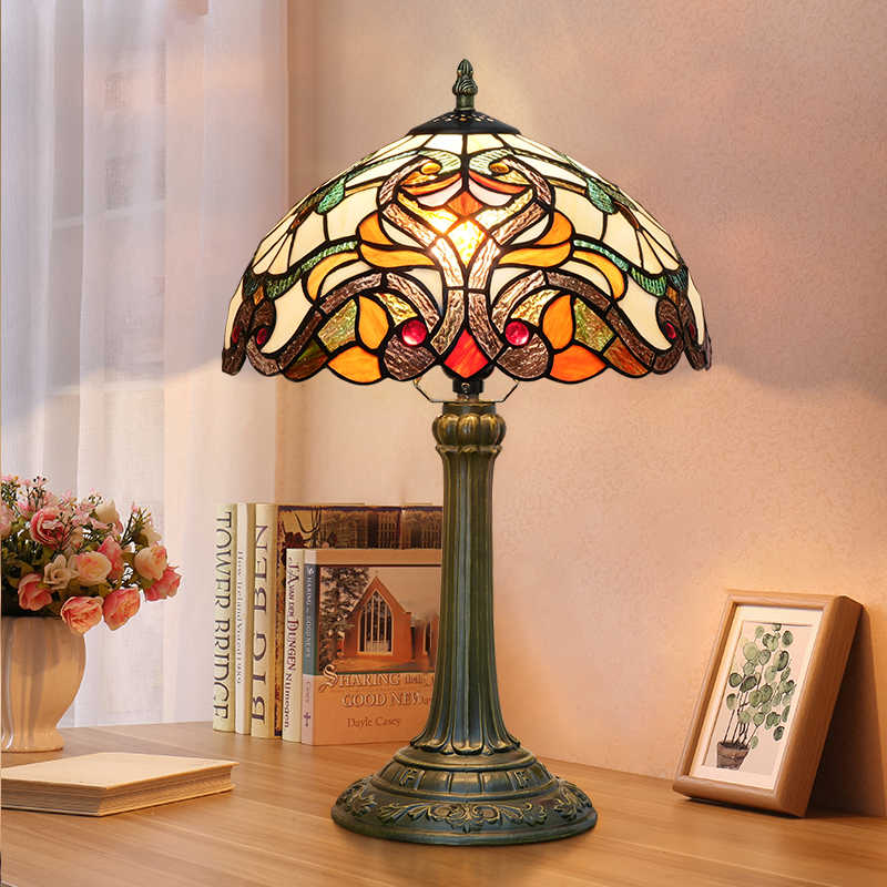 Lampe Tiffany en Vitrail Multicolore et Base Vieillie