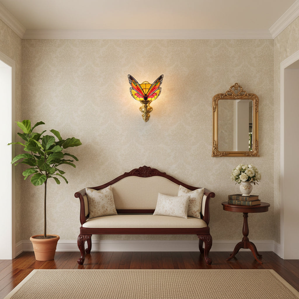 Applique Murale Papillon en Vitrail Style Tiffany Ornée